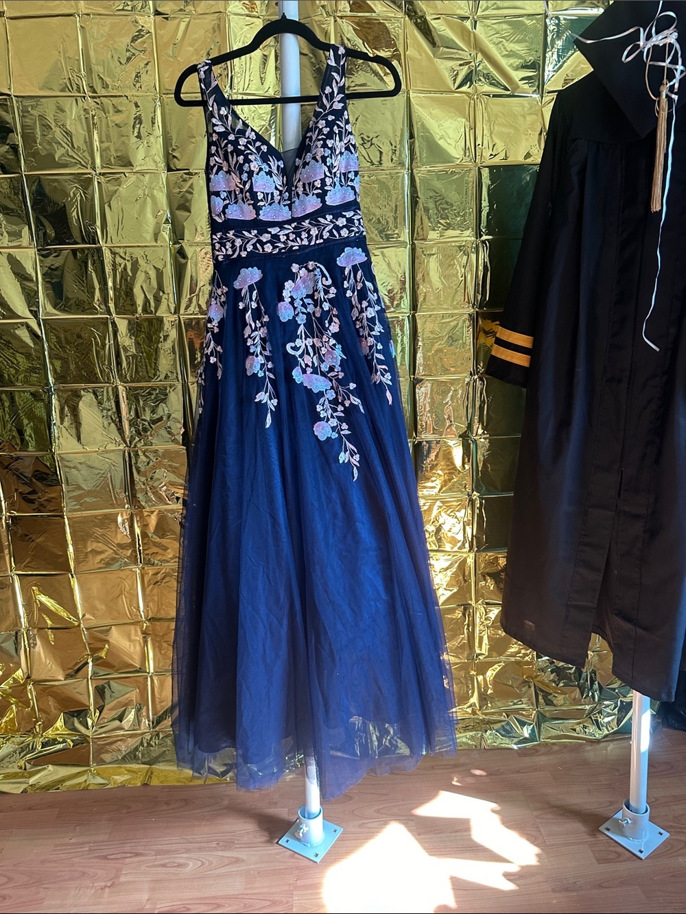 Elegant Navy Floral Embroidered V-Neck Dress